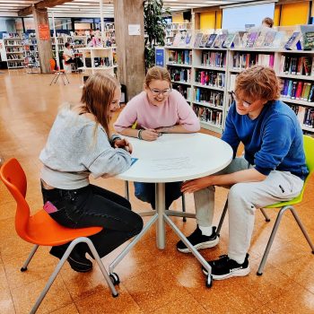 opiskeluryhmäkirjastossa25